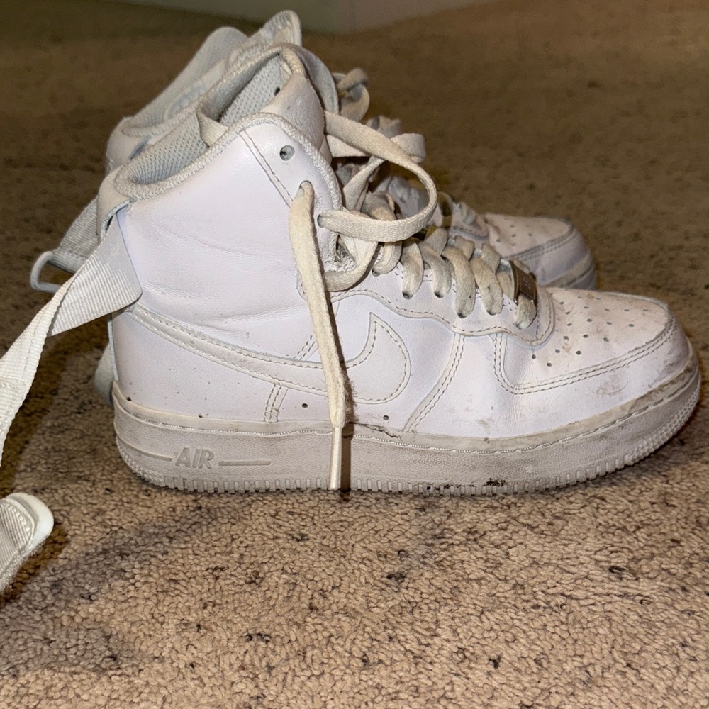 Nike White High-Top Sneakers - Picture 2 of 4